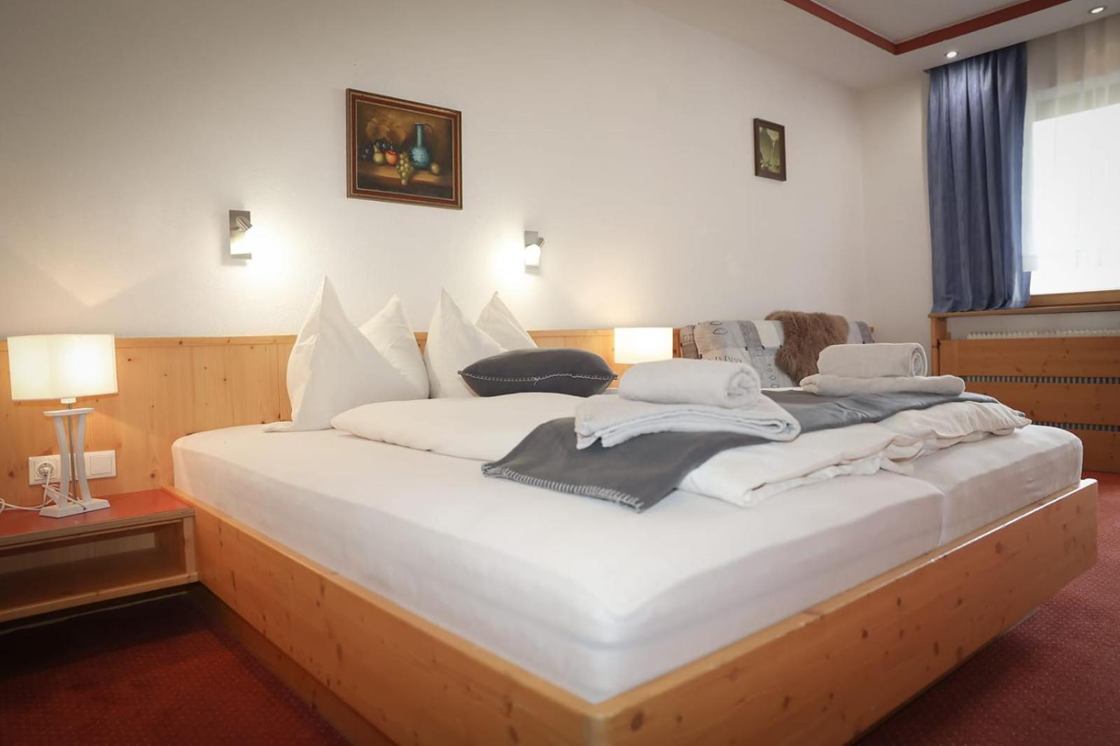 Hotel Schlickeralm Telfes im Stubai Esterno foto